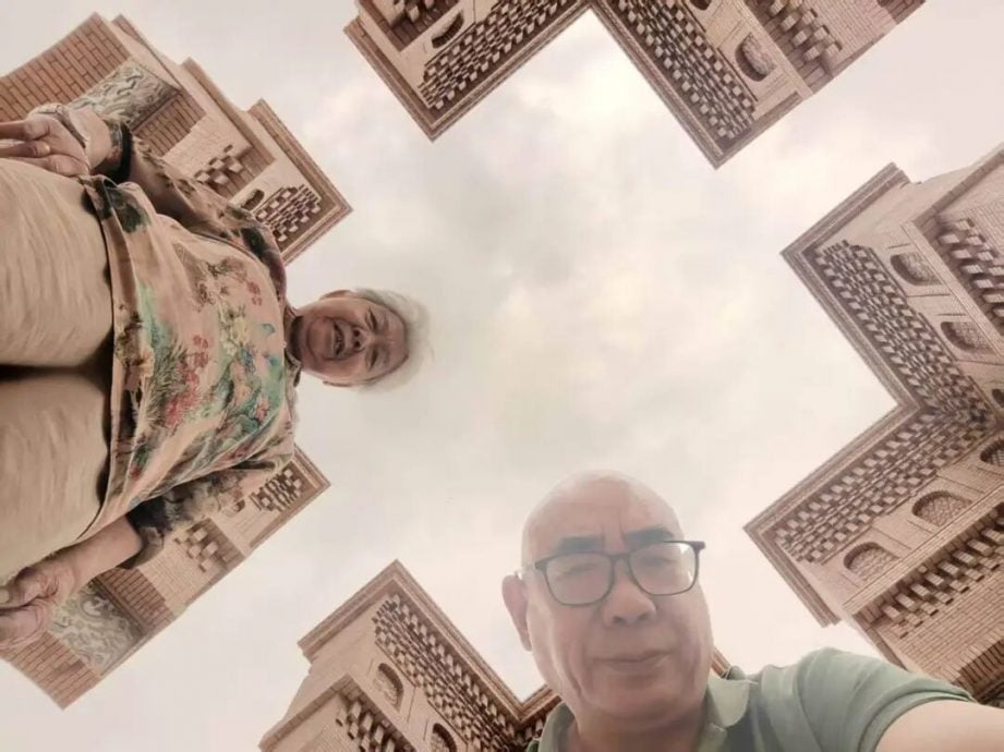 2年“慢游”7万公里 68岁儿携91岁母环游中国