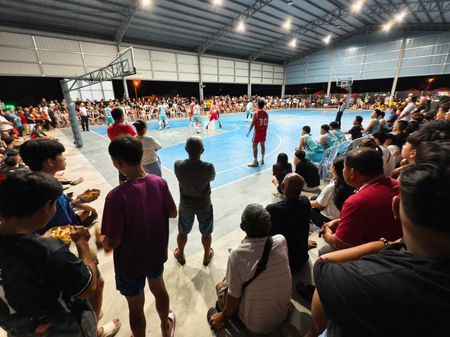 曼绒村BA希望杯 决赛队伍上演精彩赛事