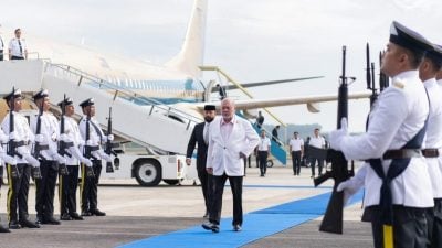 结束访沙地巴林 元首平安返国