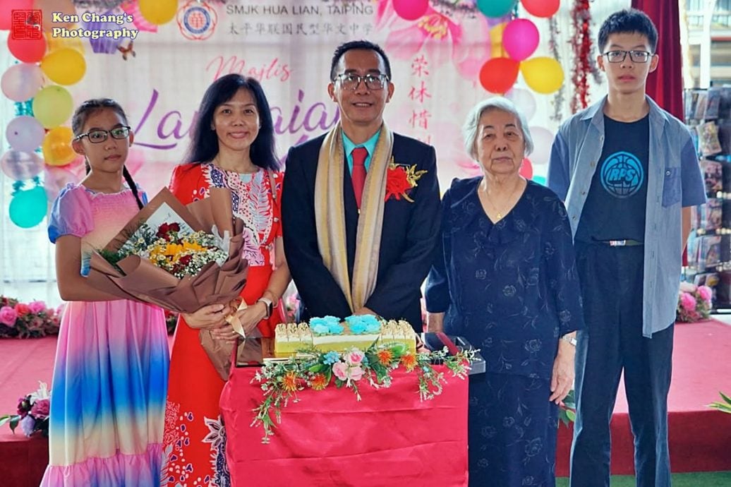 服务杏坛近40年 华联华中副校长陈伟志荣休