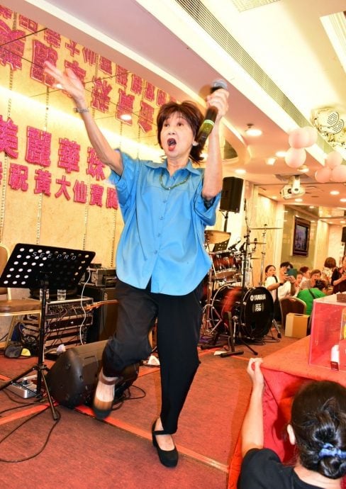 朱咪咪持续暴瘦惹担忧 自嘲已变仙鹤