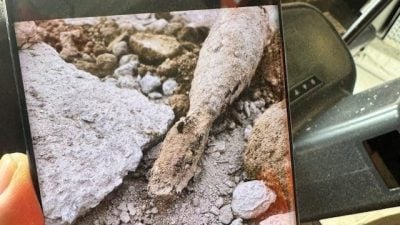 机场三跑地盘惊现战时炸弹 工人疏散 EOD现场引爆