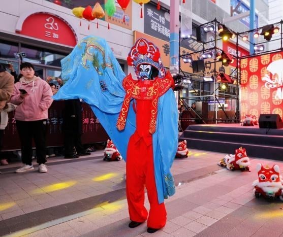 机械人内卷租金斩半 惨变廉价劳工