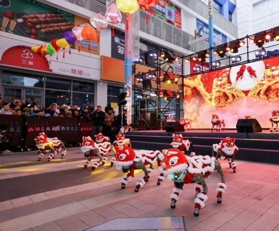 机械人内卷租金斩半 惨变廉价劳工