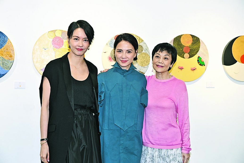 李心洁艺术展晒双胞胎儿杰作 梁咏琪成首位买家