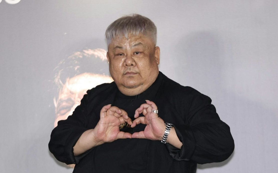 林雪爆粗否认欠人钱 火星重提成龙欠薪拒说真话