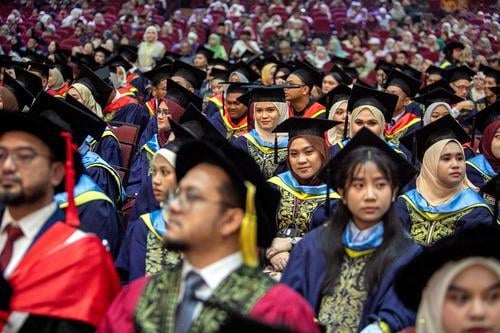 校长：依大持续取得成就 跻身世界顶尖大学行列