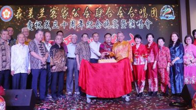 森客联合唱团以歌声回顾十载足迹 周世扬：唱出刘三姐精神