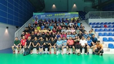 欧阳玉靖：以羽球为媒 “大使杯”深化中马交流