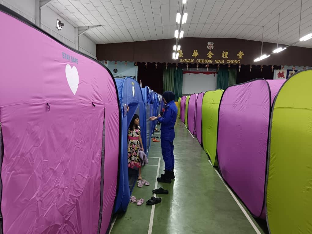 水患恶化1378户家庭受灾 霹灾民人数破4千