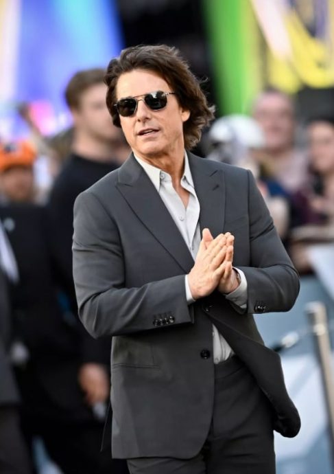 汤告鲁斯开直升机赴宴 搞到小镇“鸡飞狗跳”被投诉