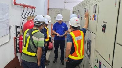 沙能源委会与沙电巡视场地  确保州选供电稳定