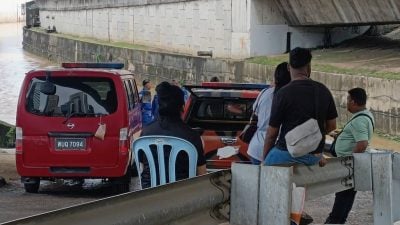 河水骤涨冲走工头 | “兄熟悉河况擅游泳” 弟弟：河水湍急难支撑