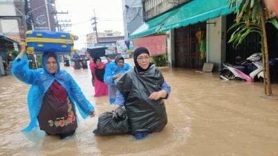 泰南大水灾 | 费10小时历经重重困难 红土坎16人旅团合艾脱困