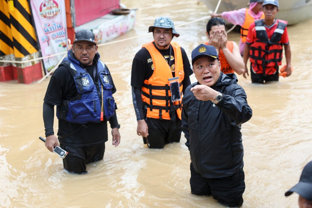 泰南大水灾/三赴合艾视灾情 阿努廷:没大事不回曼谷