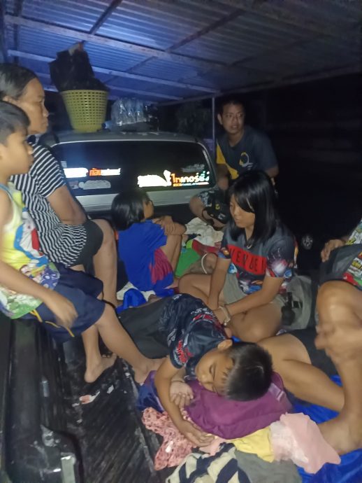 泰南大水灾/水位暴涨引发后续灾害 泰急疏散沙敦省灾民