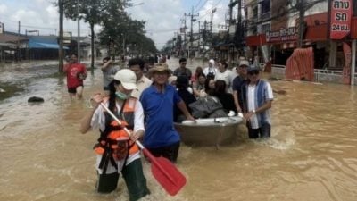 泰南大水灾｜水位下降 万宜和沙登志消队助224马泰受困者撤离