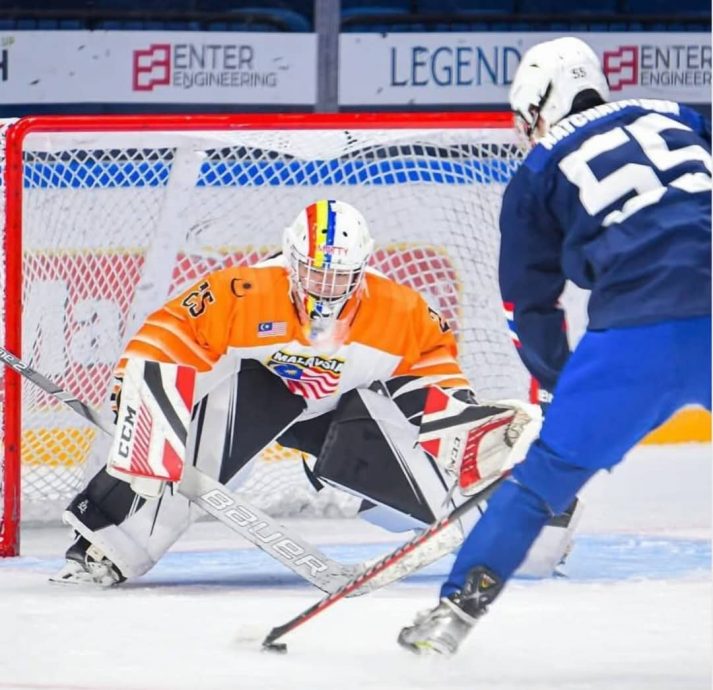 泰国东运会冰上钩球赛| 16岁代表国家参赛 茹敬瀚赴一场冰雪奇缘