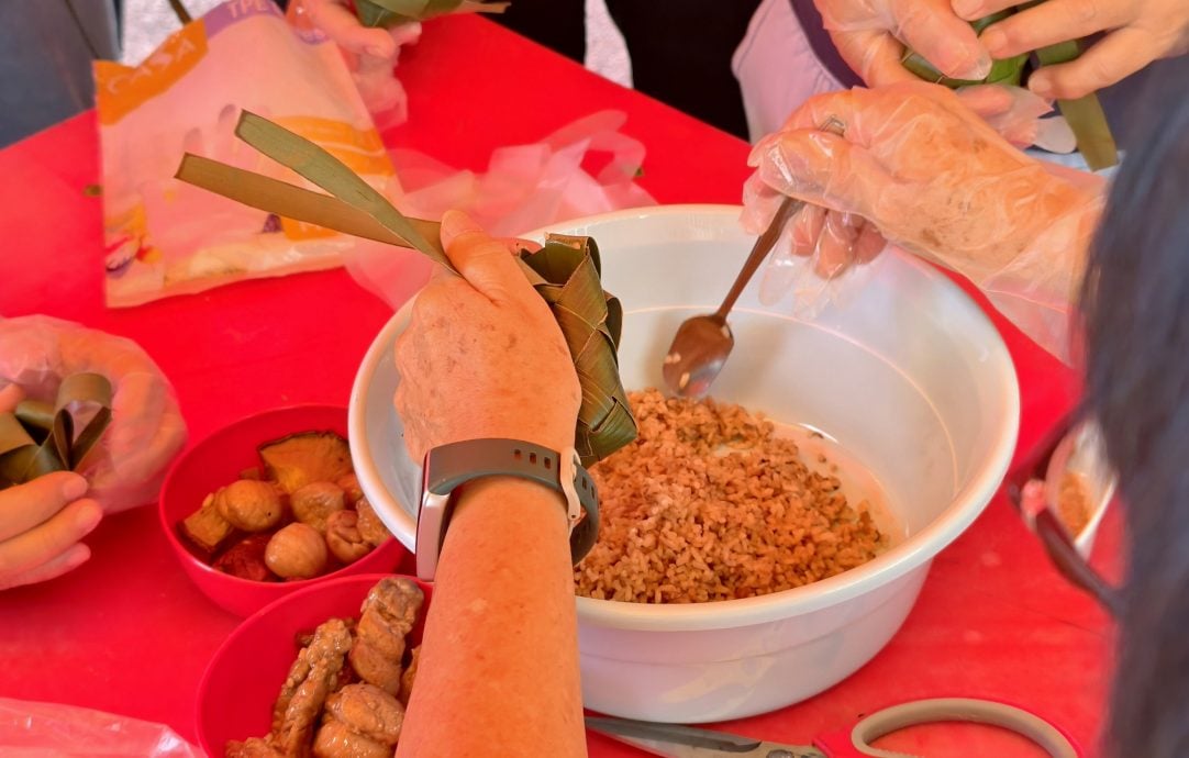 海南笠的情义与传承 顺境逆境都吃笠