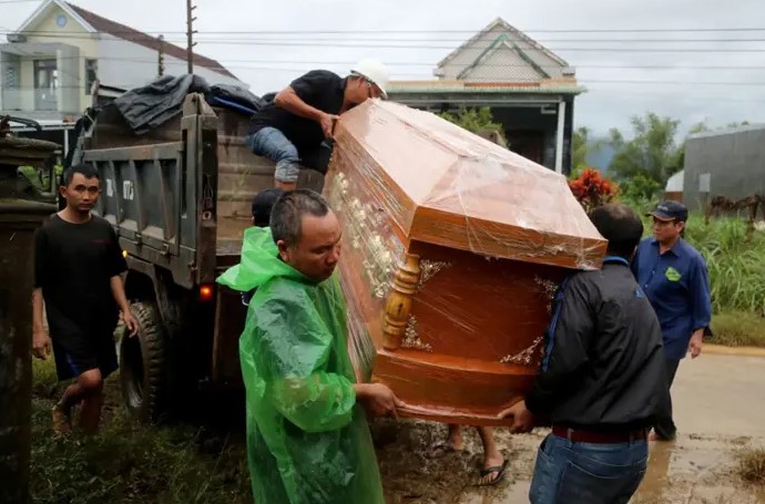 热带风暴“天琴”逼近越南　强风大浪至少3死1失踪