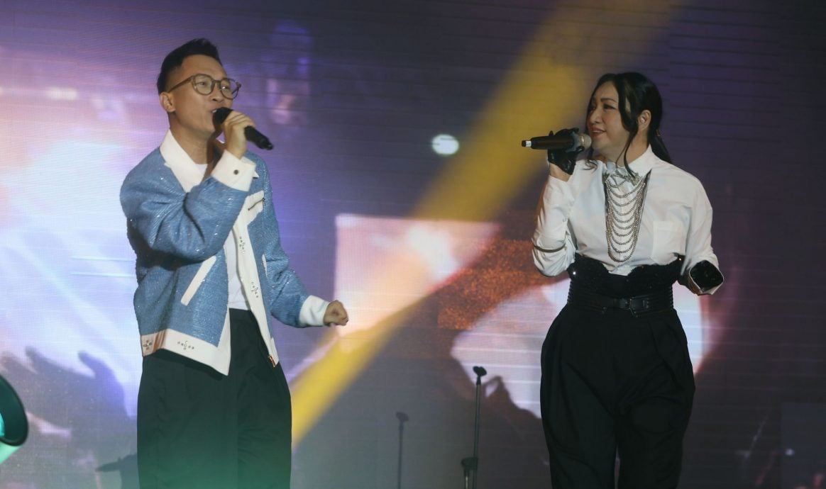 爱华教义演| 8组艺人“解锁技能”热唱 谢采妘即兴跳《大展鸿图》掀高潮
