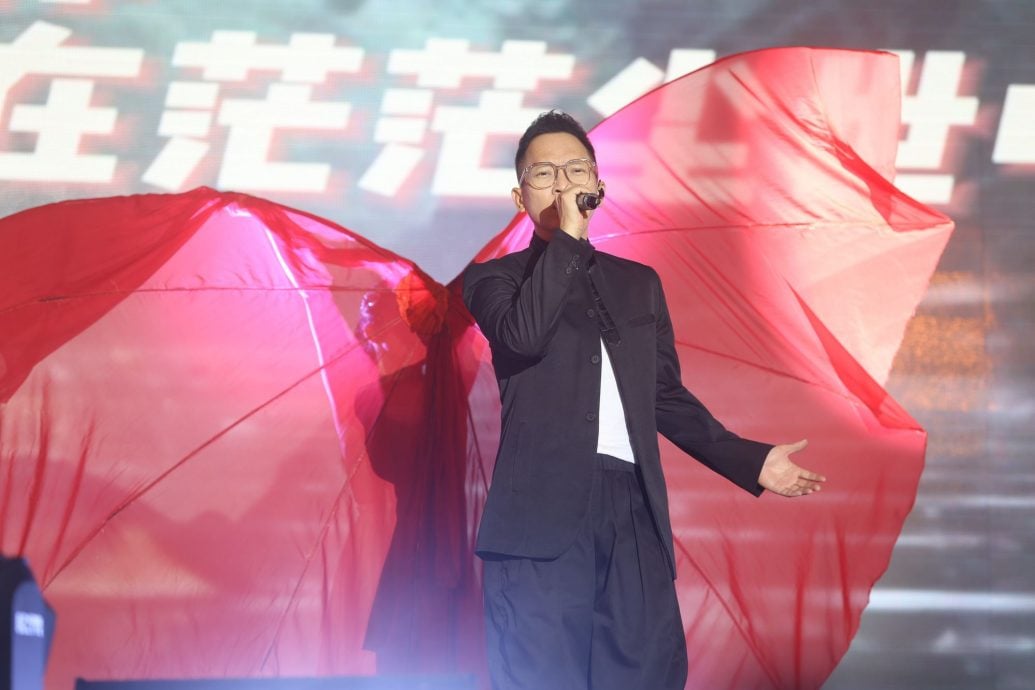 爱华教义演| 8组艺人“解锁技能”热唱 谢采妘即兴跳《大展鸿图》掀高潮