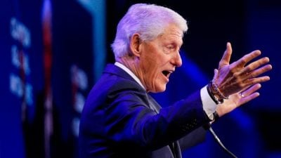 转移焦点？特朗普要求美司法部 查爱泼斯坦与克林顿关系