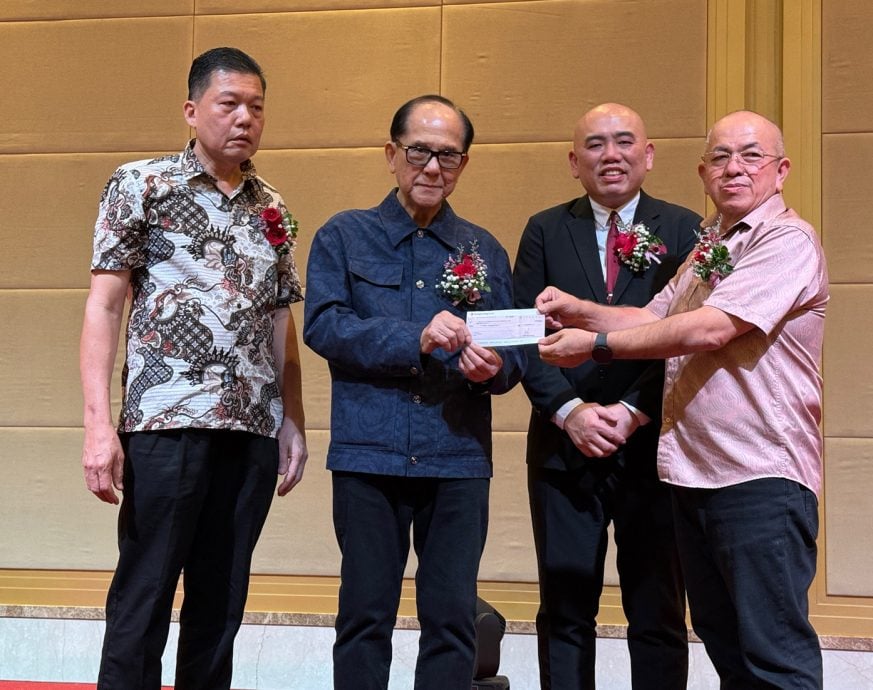 版4头（大都会）巴生友智俱乐部22周年晚宴