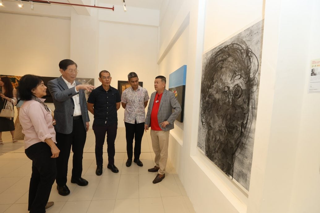 版头-大都会/吉胆岛国际艺术节作品公益展开幕/13图（可选下）