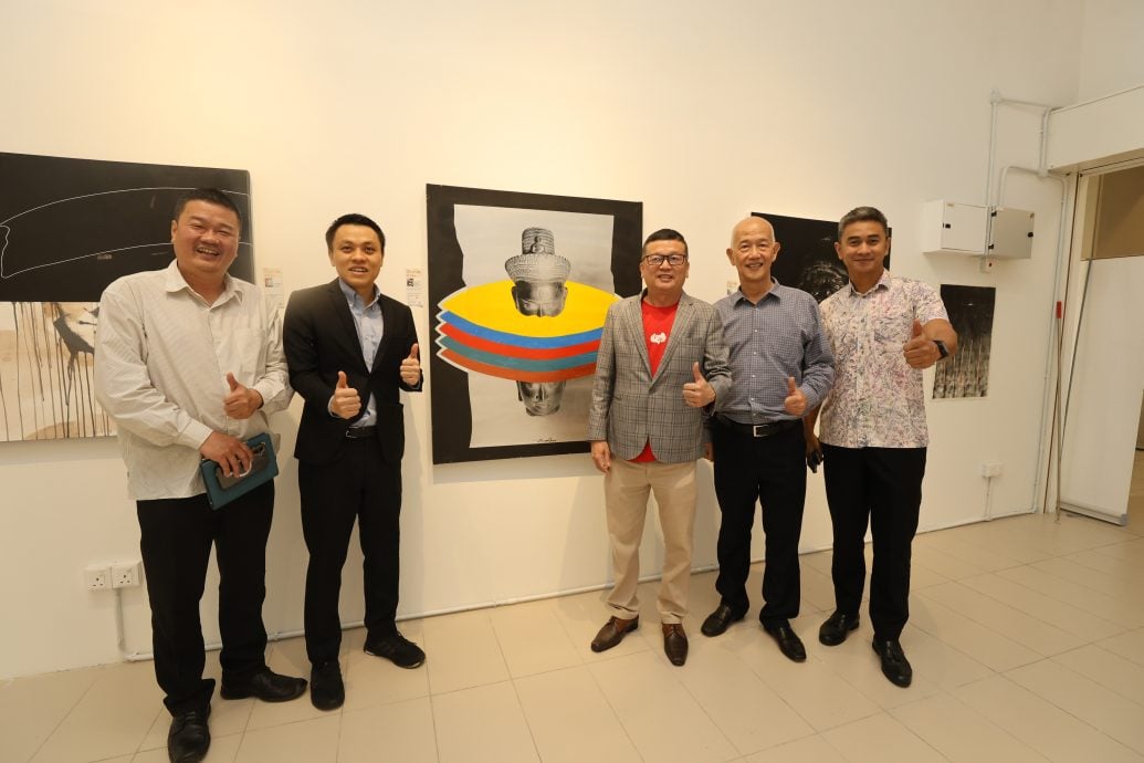 版头-大都会/吉胆岛国际艺术节作品公益展开幕/13图（可选下）