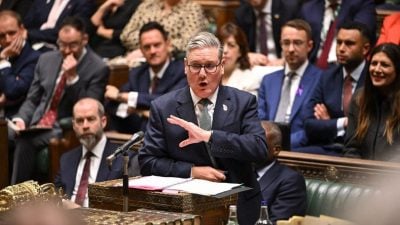 特朗普称有“义务”起诉  英相斯塔默促BBC整顿