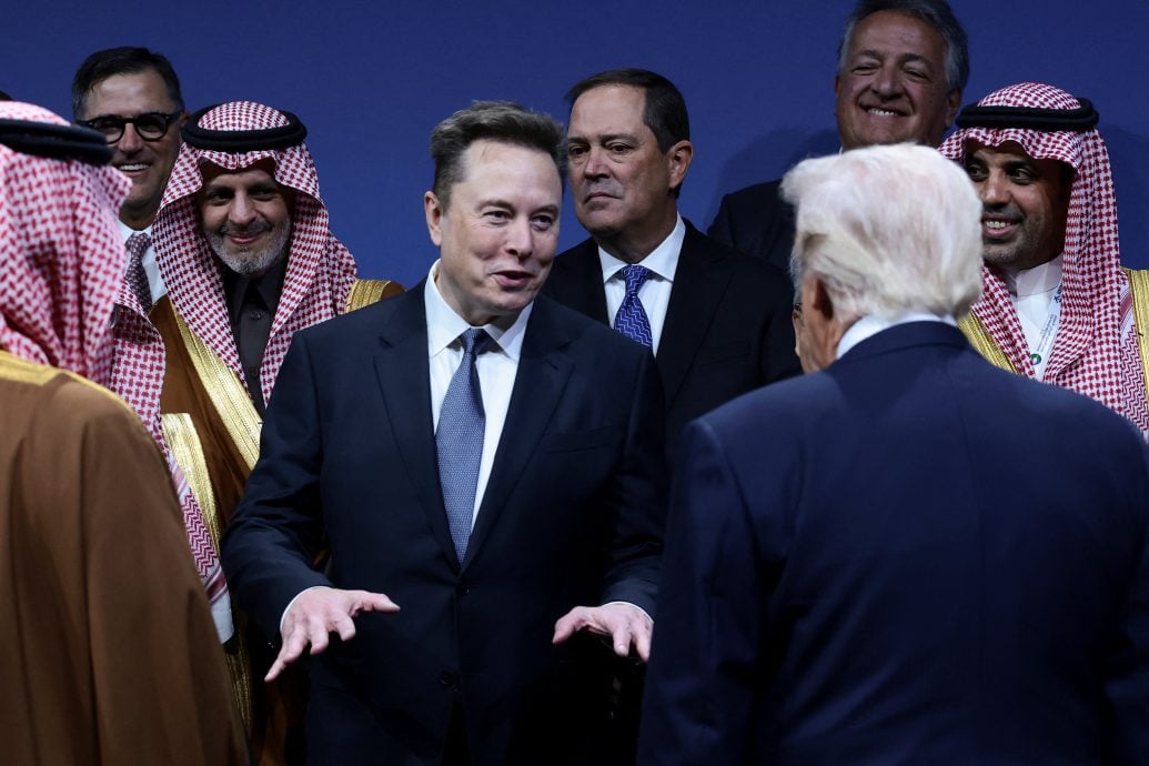 特朗普邀马斯克出席活动拍手臂　两人料重修旧好