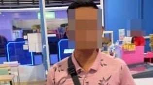 独留孩子游乐场2小时被骂 为父者竟被指疑似去偷情！