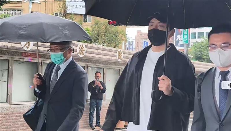 王大陆出庭竟没带身分证　网笑翻：他是天兵！