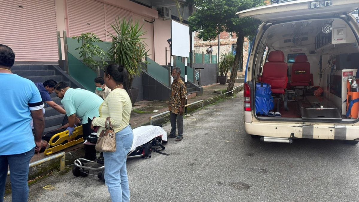 男子摔倒受伤 拨999救护车一小时才到