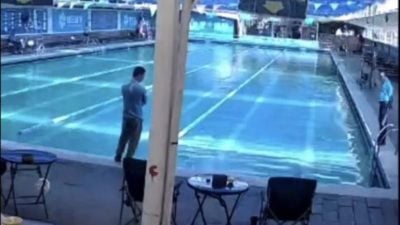 男子泳池溺水近半小时身亡 2救生员先后察看未施救！