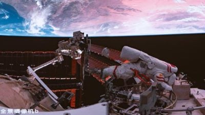 疑遭太空碎片撞击  中国神舟二十号推迟今返回地球任务