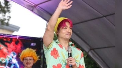 蒋万安扮猎魔女团Abby  网赞：一模一样！