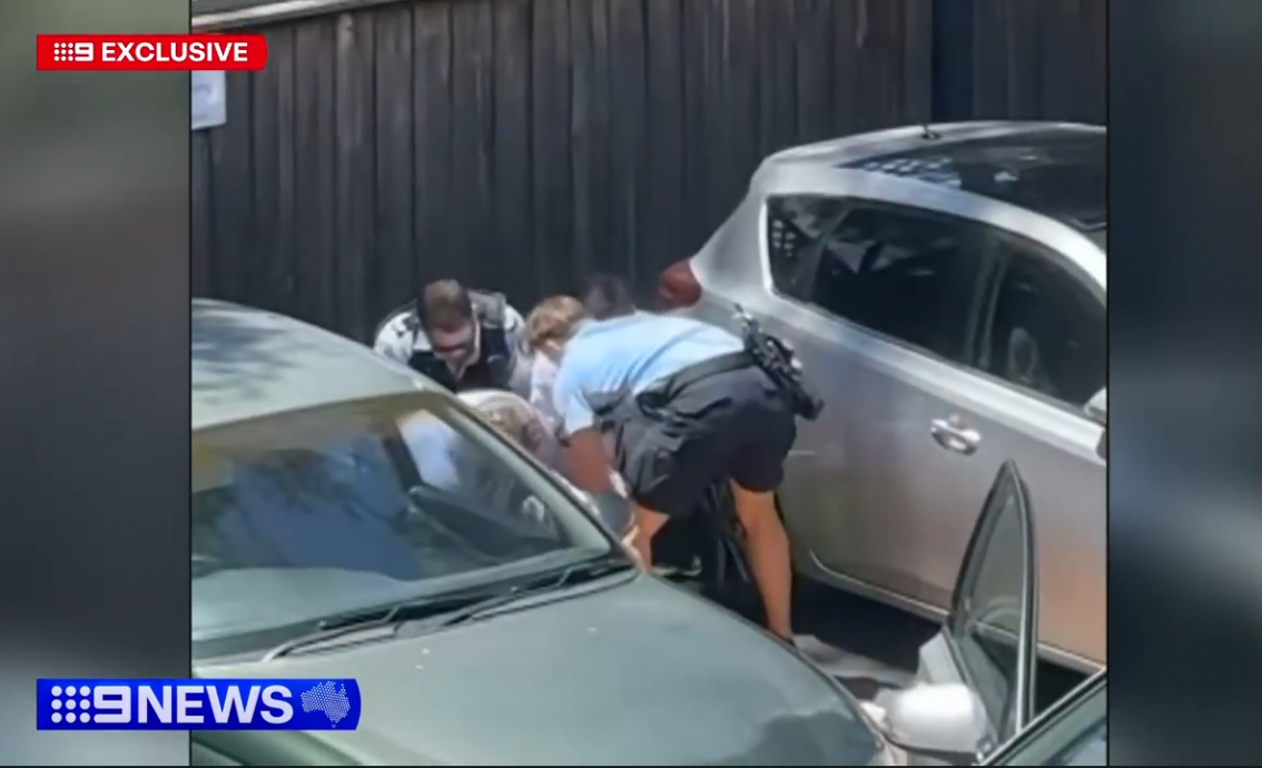 看世界)悉尼发生枪击一人死 两名疑似弃车逃跑者被捕