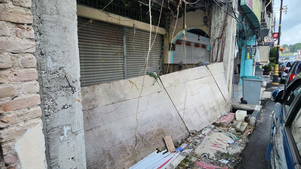 硬手段奏效！芙蓉市区荒废店屋业主陆续清理