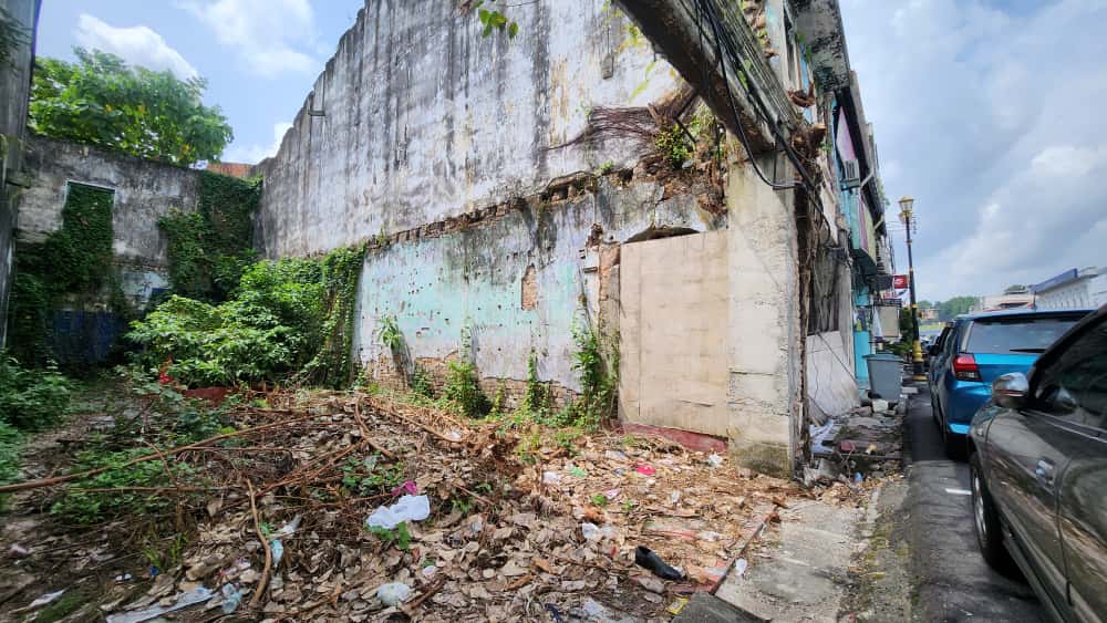 硬手段奏效！芙蓉市区荒废店屋业主陆续清理