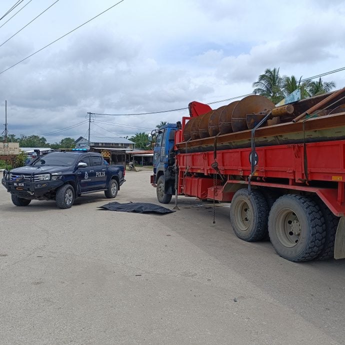 @ 移动罗里吊臂误碰电缆操作员触电身亡