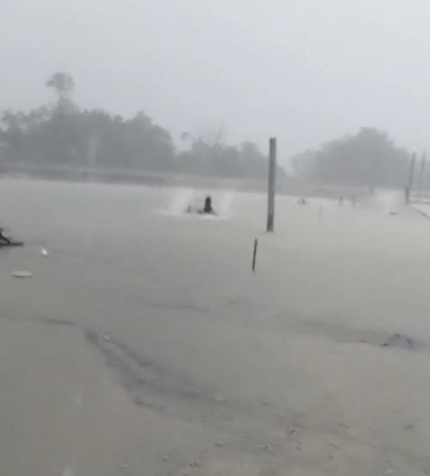 突发大水灾 心血随水漂走 曼绒海产养殖损失惨重