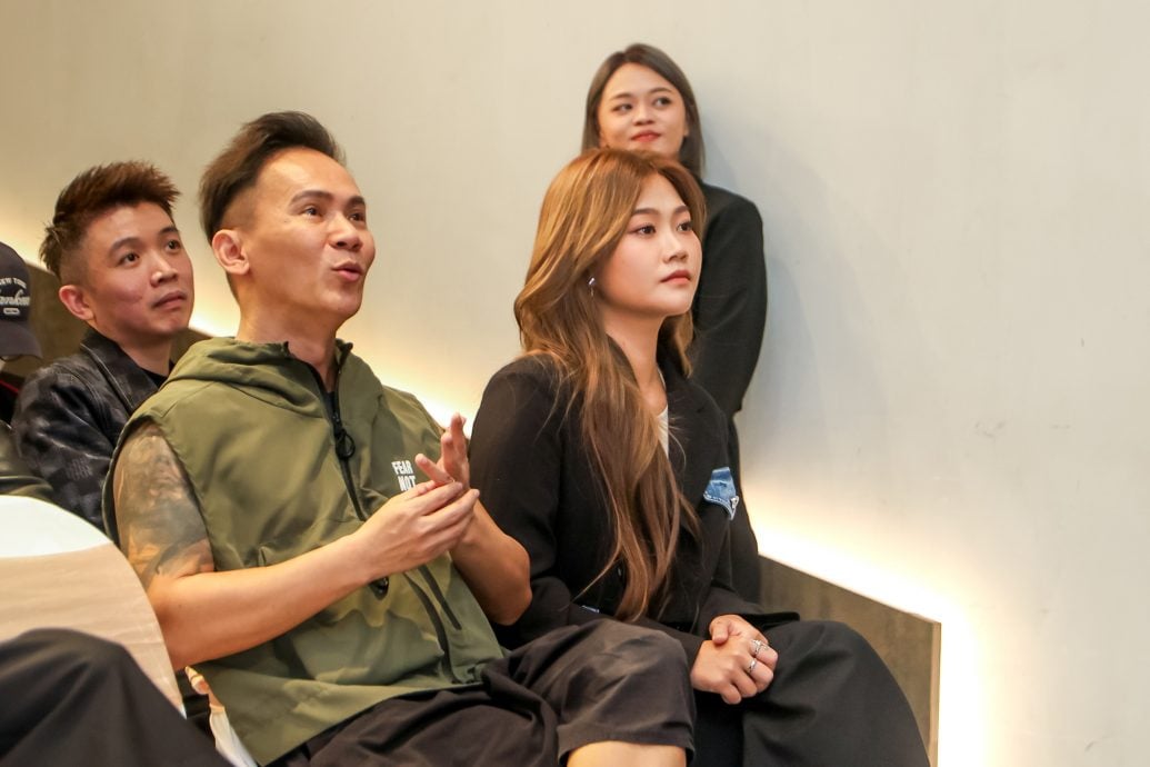 笑称把学生当实验品 黄凡朔:五音不全教到成冠军