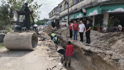 第一花园大街路洞修复工程开工 预计两周内完工