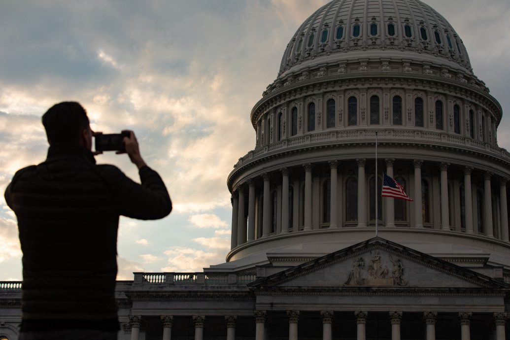 美国政府史上最长40天停摆有望结束  参议院表决通过拨款法案