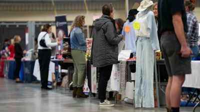 美政府开门第一份就业报告 失业率升至4.4%