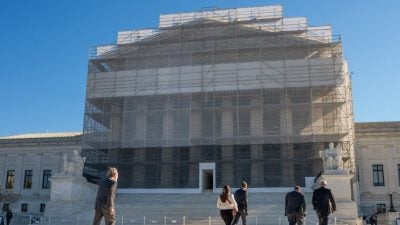 美国最高法院审理特朗普关税案　财长：即使败诉仍有对策