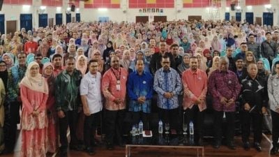 职工总会向公服局建议 促设委会研行政助理升级