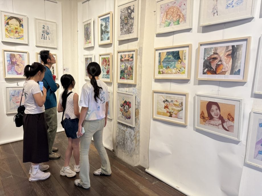 育才独中《凝·彩》文美班毕业展 26学生走出教室展艺术作品